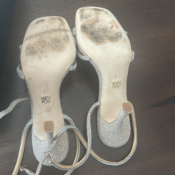 Badgley Mischka Effie Heeled Embellished Soft Gold Sandals Size 7.  Worn once - Picture 4 of 4